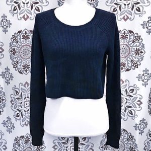 •GH BASS & CO• EUC Navy Long Sleeve Crop Sweater